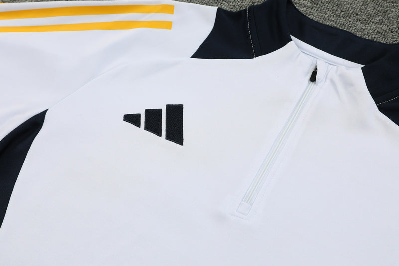 Conjunto Blusa + Calça - Adidas Branco com detalhes em amarelo