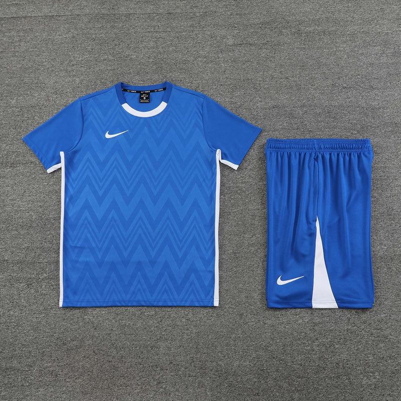 CONJUNTO NIKE BERMUDA E CAMISA AZUL