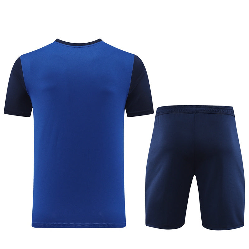 CONJUNTO NIKE REPEAT BERMUDA E CAMISA AZUL