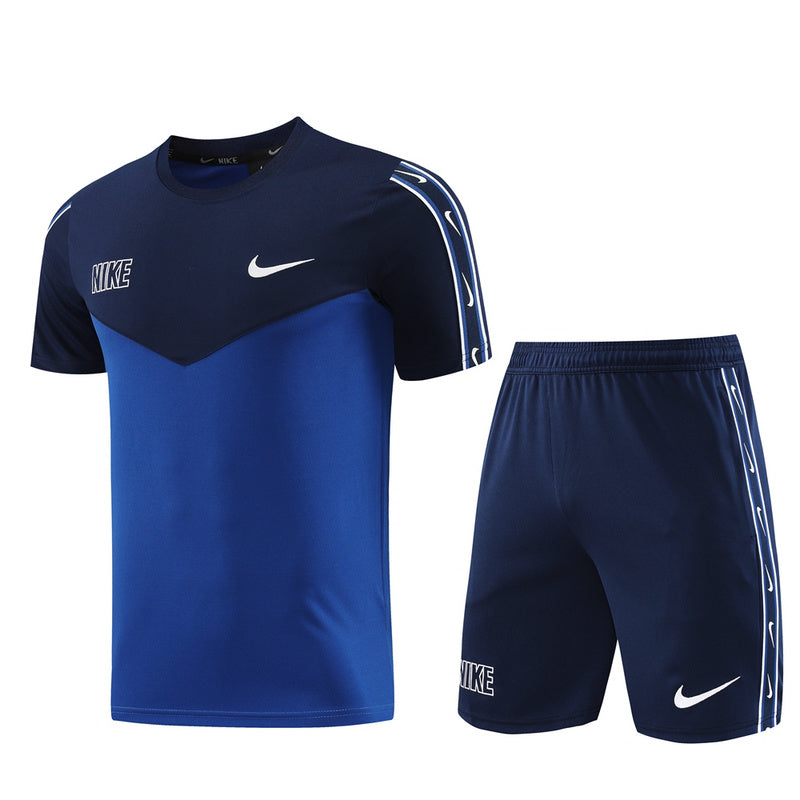 CONJUNTO NIKE REPEAT BERMUDA E CAMISA AZUL