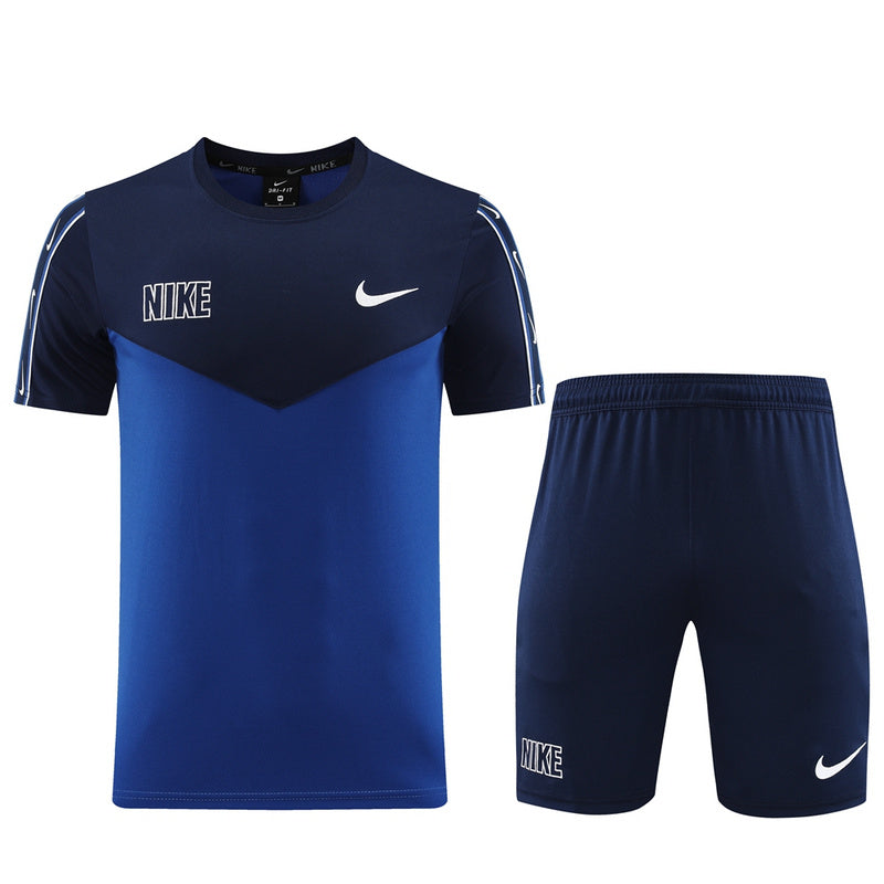 CONJUNTO NIKE REPEAT BERMUDA E CAMISA AZUL