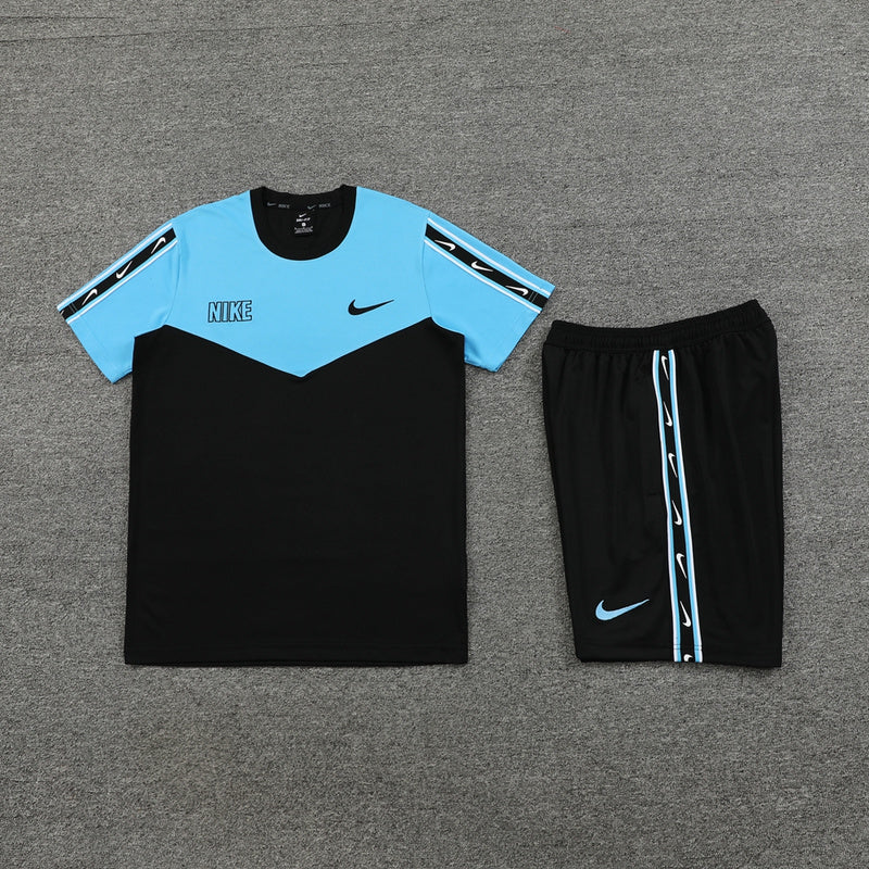 CONJUNTO NIKE REPEAT BERMUDA E CAMISA PRETO/AZUL