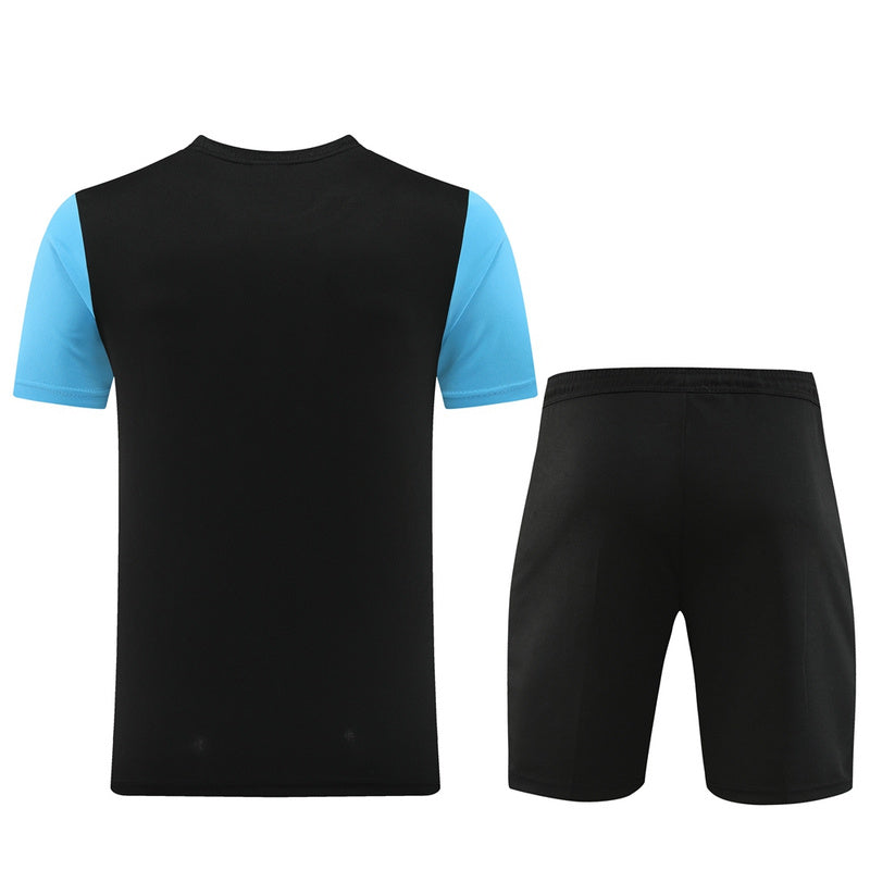 CONJUNTO NIKE REPEAT BERMUDA E CAMISA PRETO/AZUL