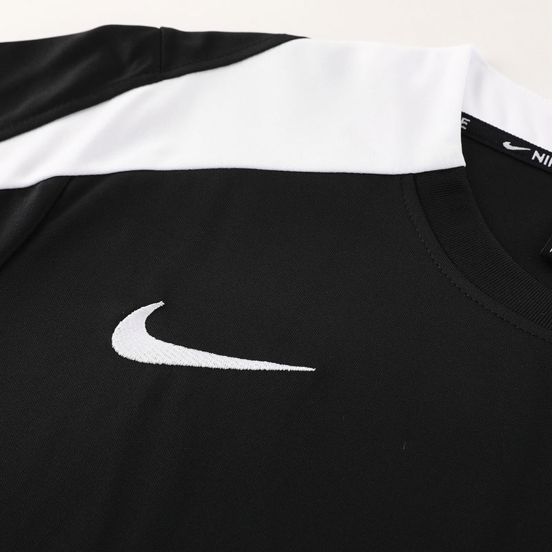 CONJUNTO NIKE BERMUDA E CAMISA PRETO