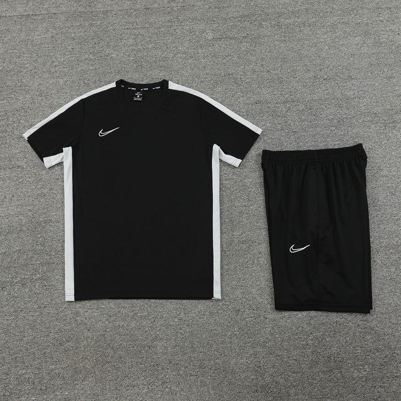 CONJUNTO NIKE ACADEMY BERMUDA E CAMISA PRETO