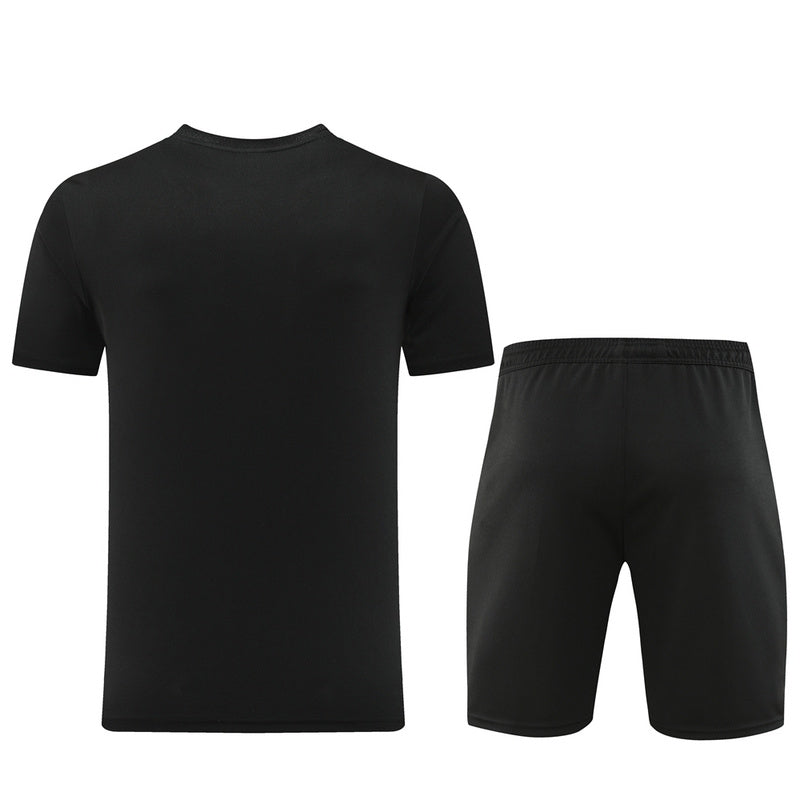 CONJUNTO NIKE REPEAT BERMUDA E CAMISA PRETO