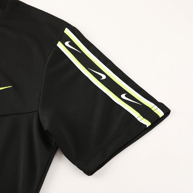 CONJUNTO NIKE REPEAT BERMUDA E CAMISA PRETO