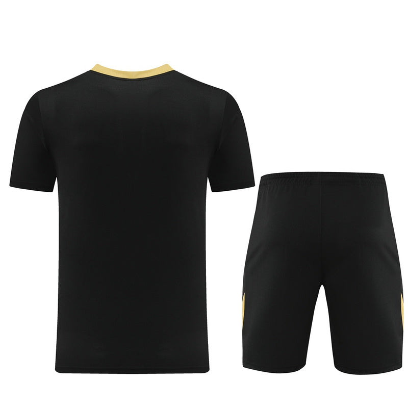 CONJUNTO NIKE BERMUDA E CAMISA PRETO/DOURADO