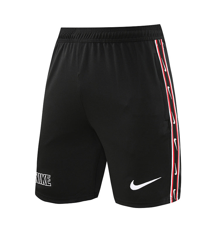 CONJUNTO NIKE REPEAT BERMUDA E CAMISA VERMELHO/PRETO